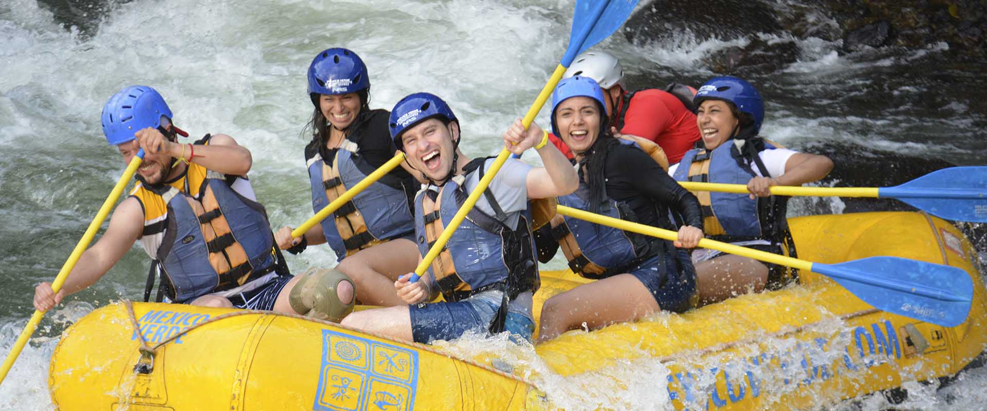 River Descent – Rafting – White Water Rapids